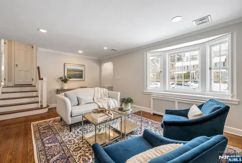 $1,850,000 | 86 Carlton Avenue, Ho-Ho-Kus, NJ 07423