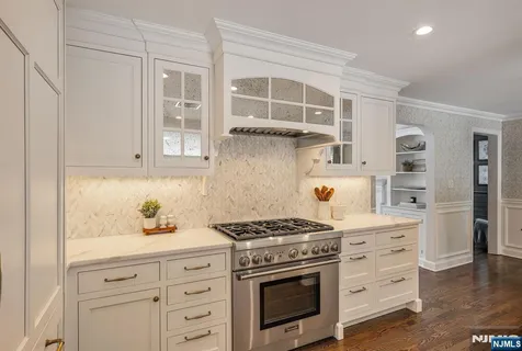 $1,850,000 | 86 Carlton Avenue, Ho-Ho-Kus, NJ 07423