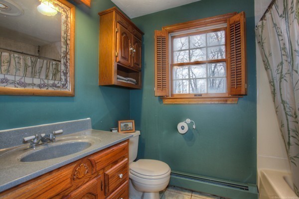 129 Sutton Road Webster, MA 01570 - Photo 17 of 29 Gallery Image 17
