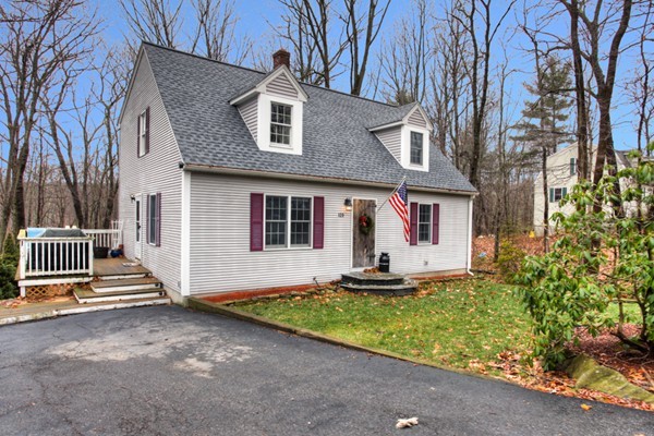129 Sutton Road Webster, MA 01570 - Photo 2 of 29 Gallery Image 2