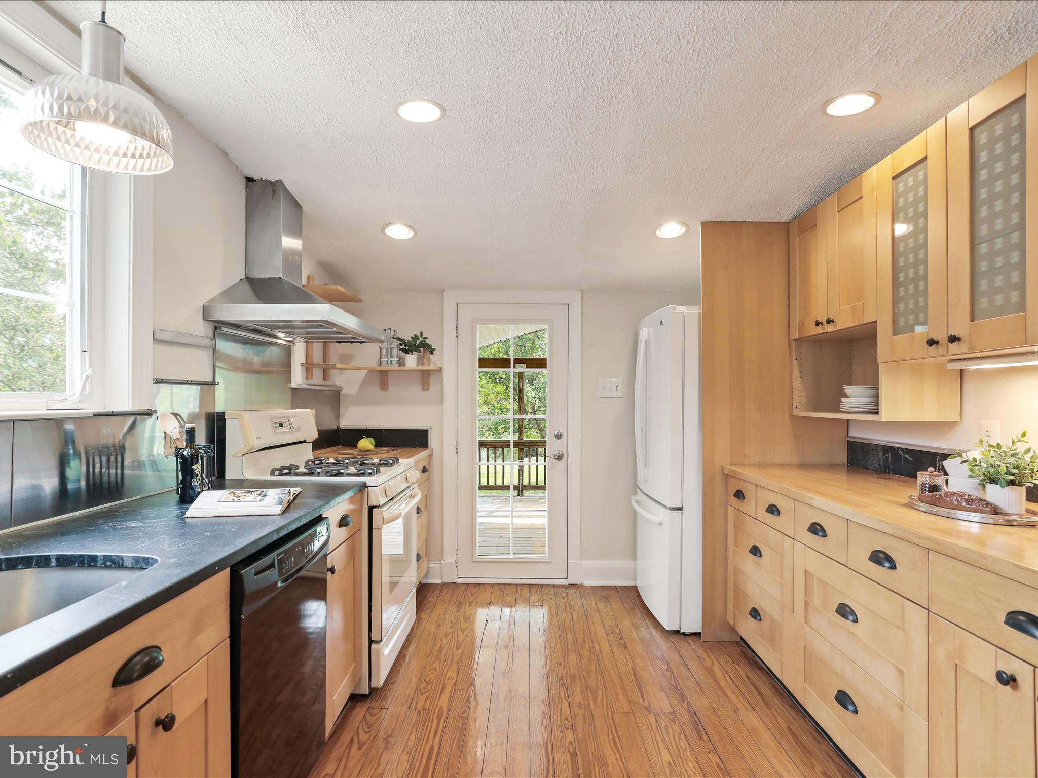 22119 Dickerson School Road Dickerson, MD 20842 - Photo 14 of 52