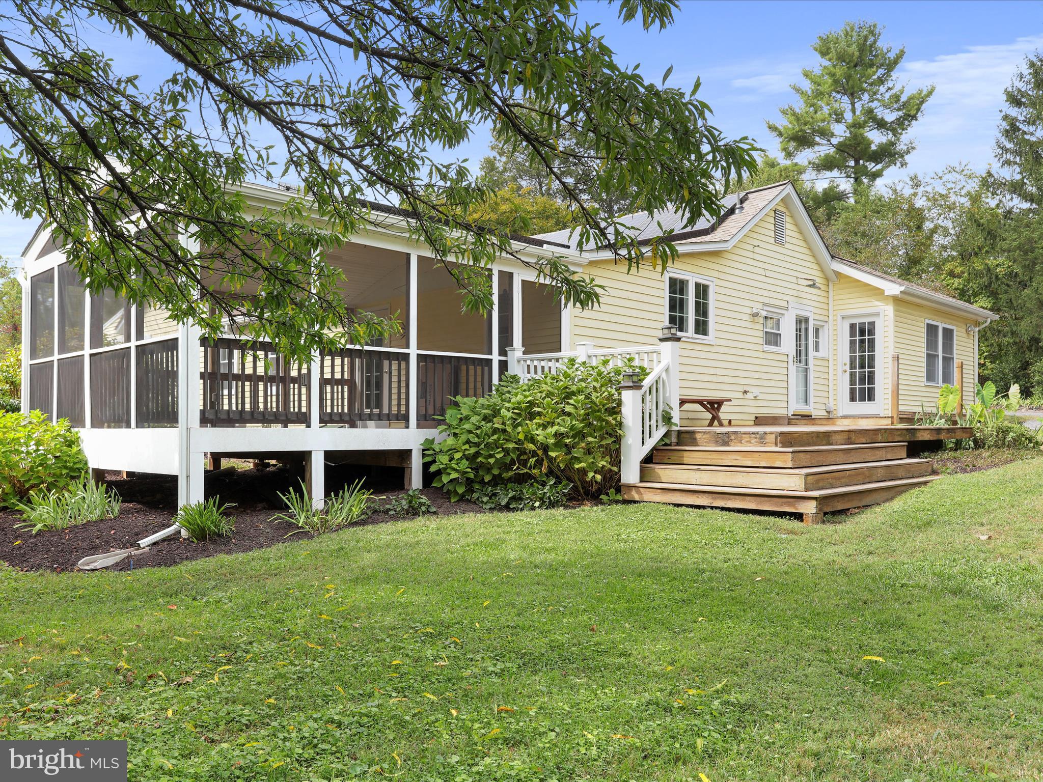 22119 Dickerson School Road Dickerson, MD 20842 - Photo 3 of 52