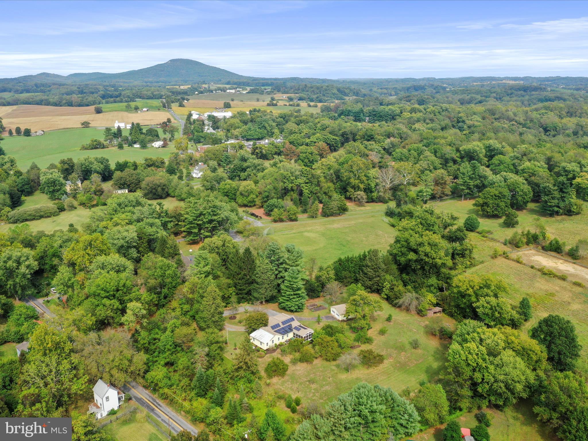 22119 Dickerson School Road Dickerson, MD 20842 - Photo 4 of 52