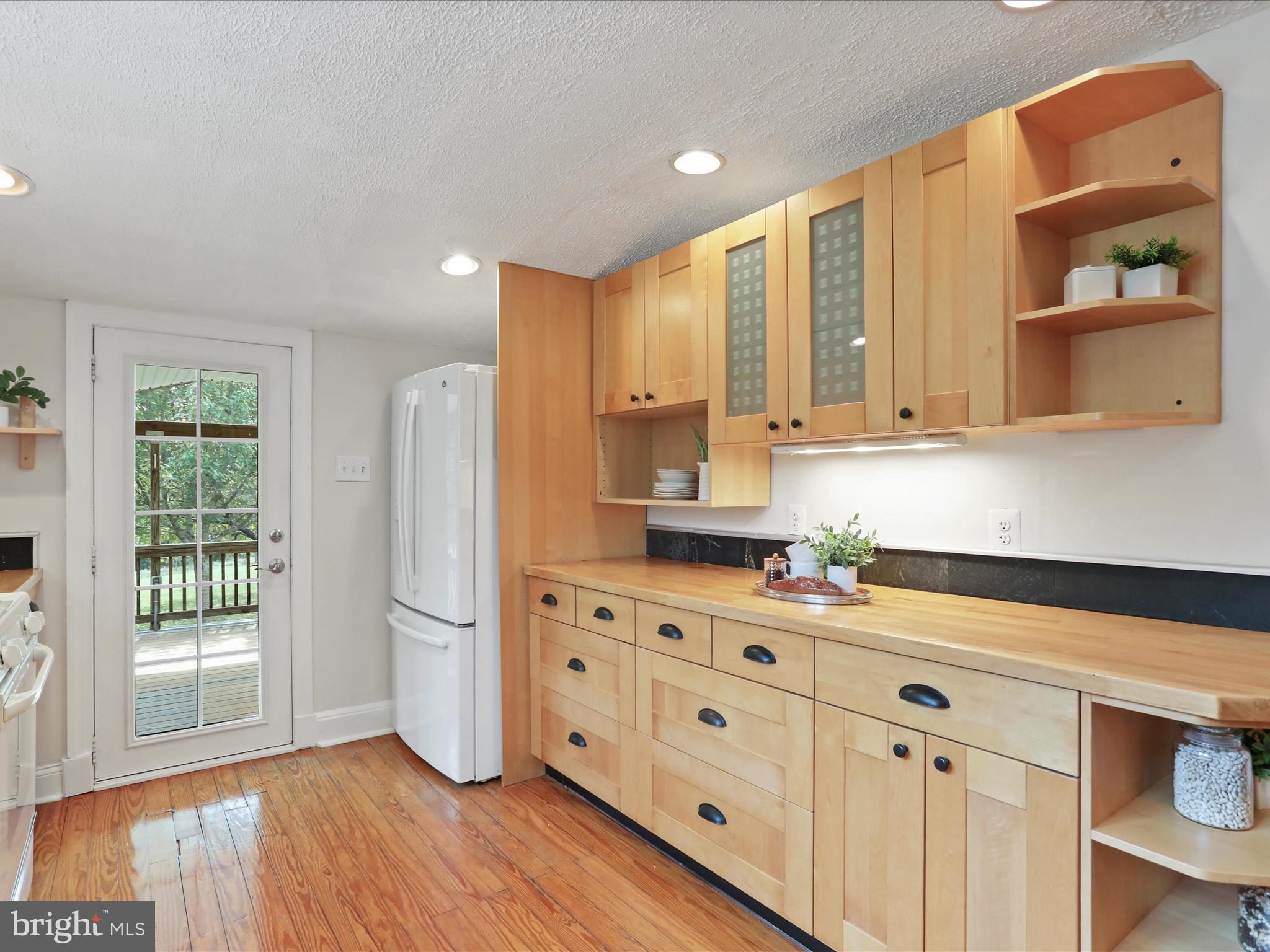 22119 Dickerson School Road Dickerson, MD 20842 - Photo 10 of 52