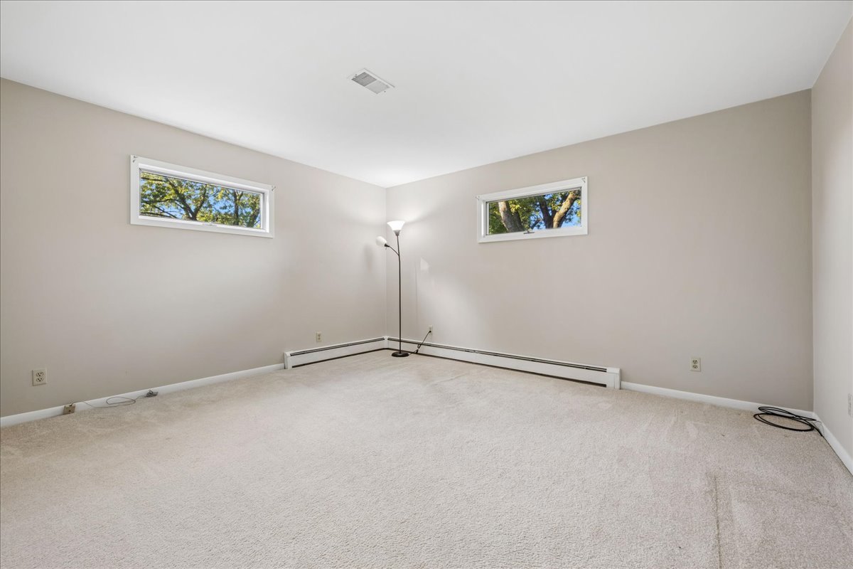 8014 West Hillside Road Crystal Lake, IL 60012 - Photo 18 of 32 Gallery Image 18