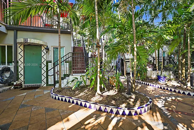 $2,200 | 8200 Byron Avenue, Unit 2, Miami Beach, FL 33141