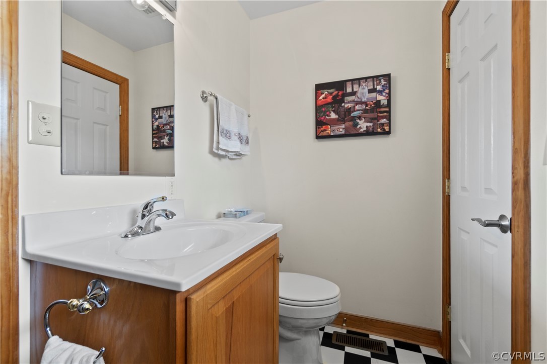 531 Shellfield Road Dunnsville, VA 22454 - Photo 29 of 46 Guest Powder Room with Vanity Sink