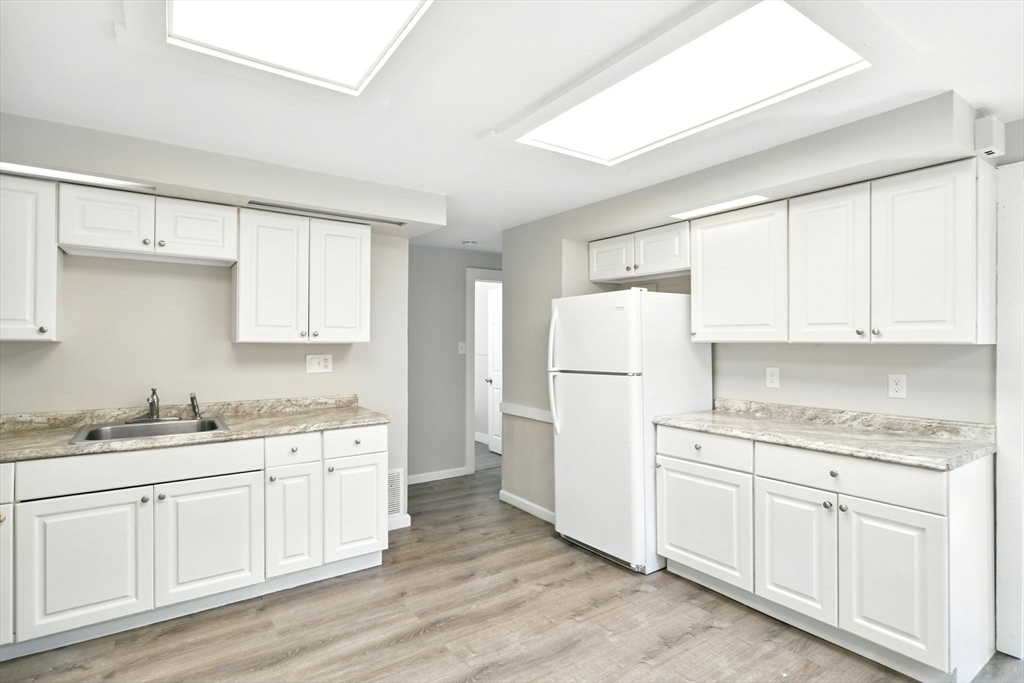 12-14 Kendall Street Springfield, MA 01104 - Photo 4 of 41