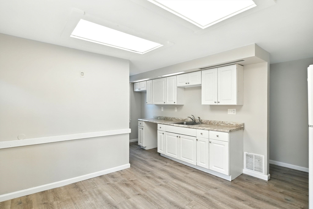 12-14 Kendall Street Springfield, MA 01104 - Photo 7 of 41