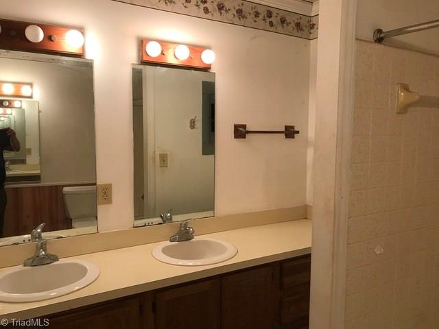 7604 Wallingford Road Greensboro, NC 27409 - Photo 22 of 28