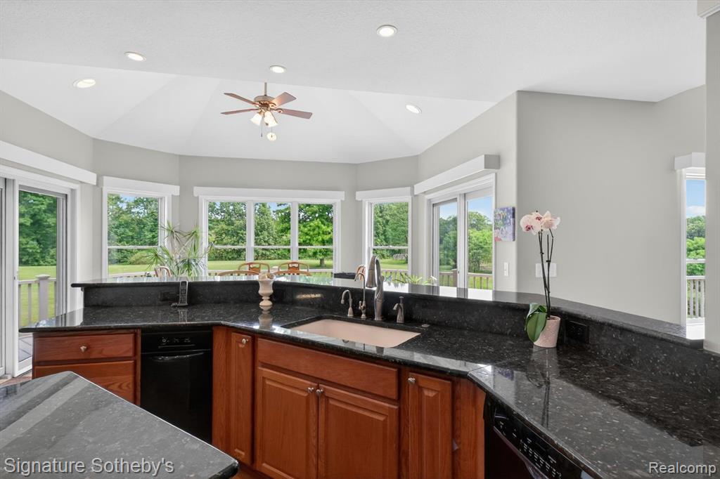 12700 Shaffer Road Davisburg, MI 48350 - Photo 18 of 99