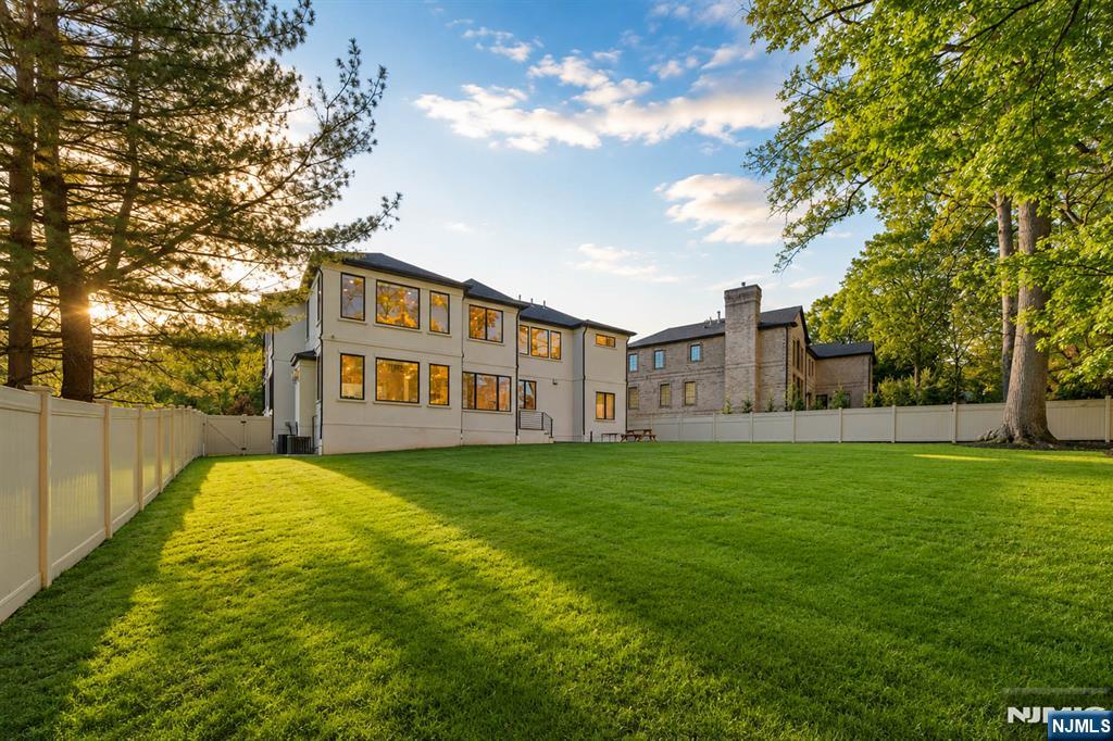 3 Mountain View Court Demarest, NJ 07627 - Photo 4 of 50