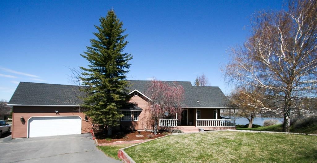 1115 Riverside Drive Klamath Falls, OR 97601 - Photo 1 of 35 Primary Photo