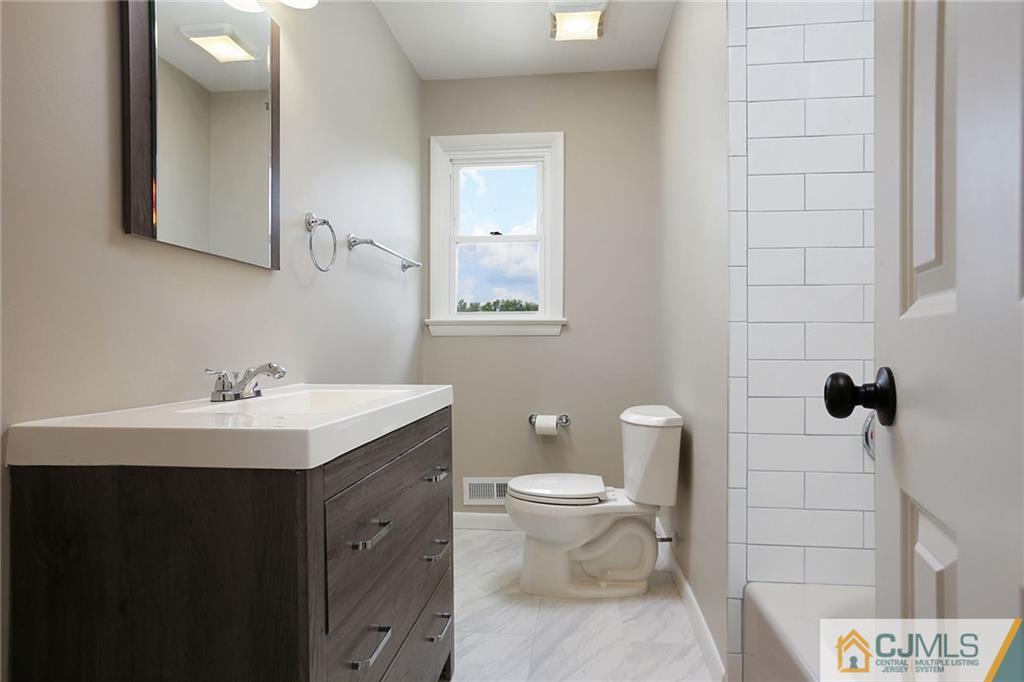 627 Ashland Road Middlesex, NJ 08846 - Photo 8 of 25 Gallery Image 8