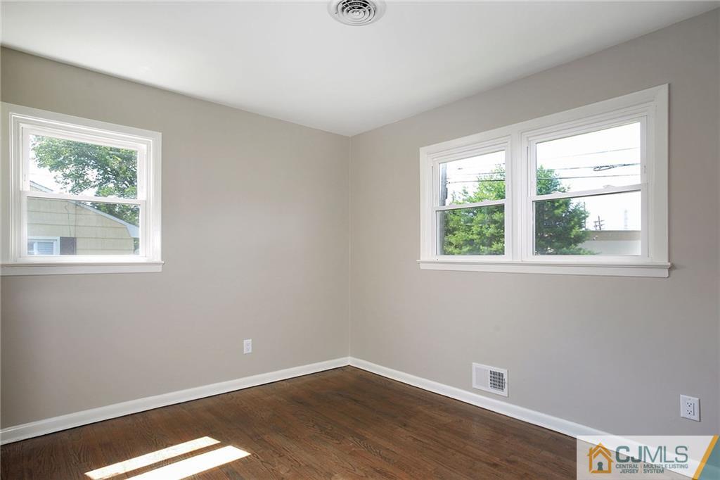 627 Ashland Road Middlesex, NJ 08846 - Photo 9 of 25 Gallery Image 9
