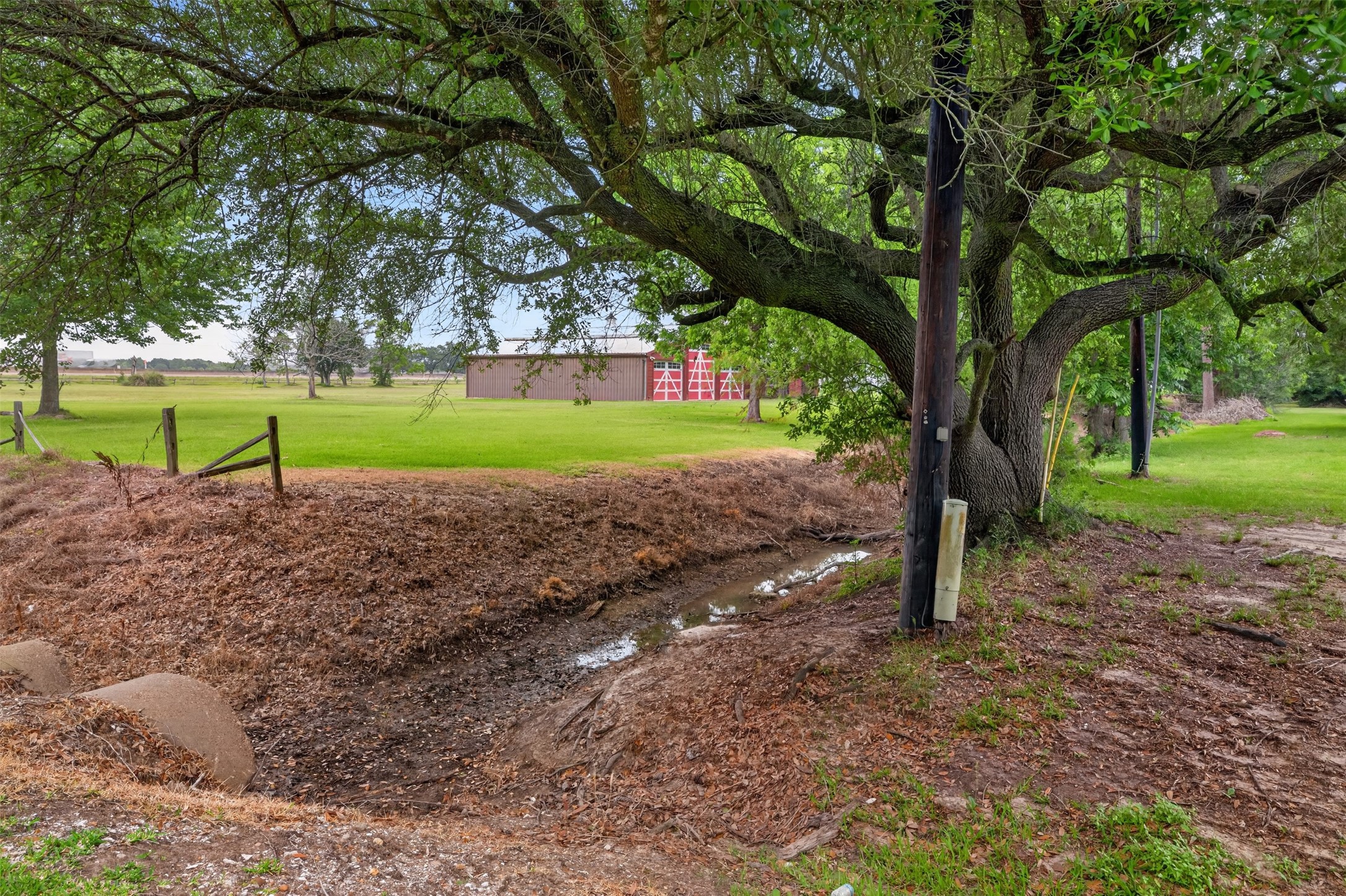 113 Dugat Road Winnie, TX 77665 - Photo 4 of 36