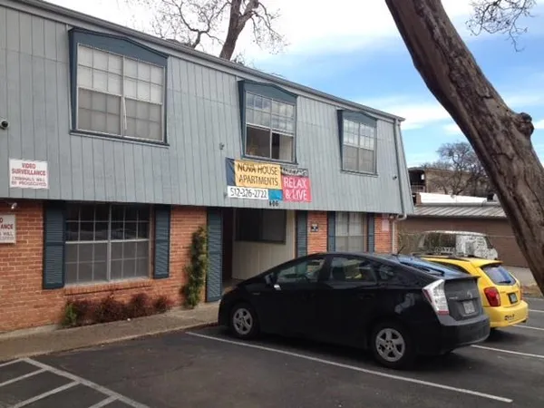 $1,750 | 404 East 30th Street, Unit 404100, Austin, TX 78705