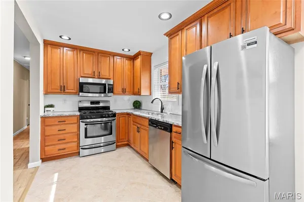 $240,000 | 100 Debbie Drive, Collinsville, IL 62234