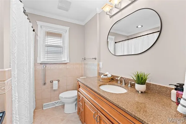 $240,000 | 100 Debbie Drive, Collinsville, IL 62234