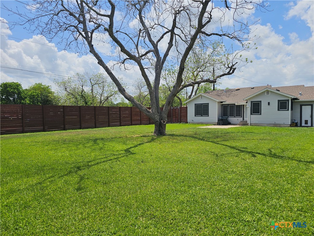 2002 North Wheeler Street Victoria, TX 77901 - Photo 5 of 36