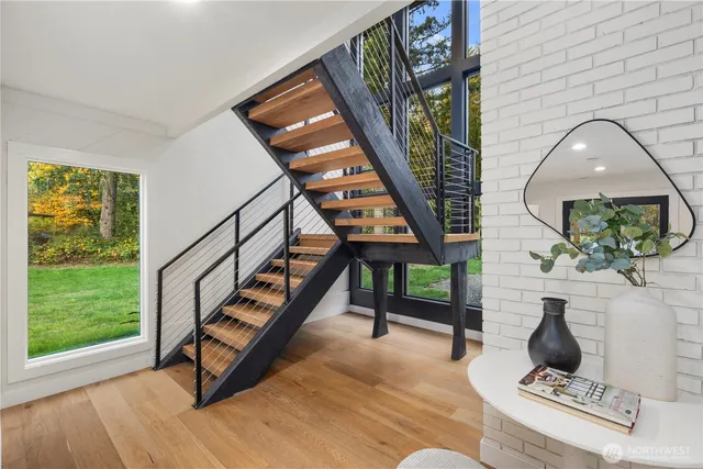 $1,950,000 | 7610 220th Avenue Northeast, Redmond, WA 98053