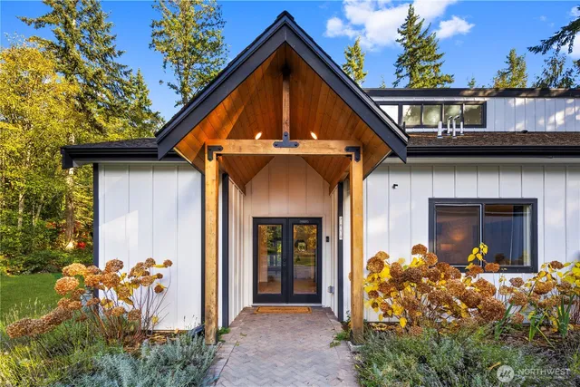 $1,950,000 | 7610 220th Avenue Northeast, Redmond, WA 98053