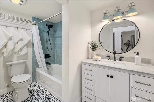 $1,950,000 | 7610 220th Avenue Northeast, Redmond, WA 98053