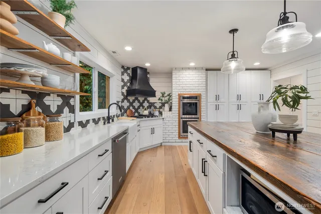 $1,950,000 | 7610 220th Avenue Northeast, Redmond, WA 98053