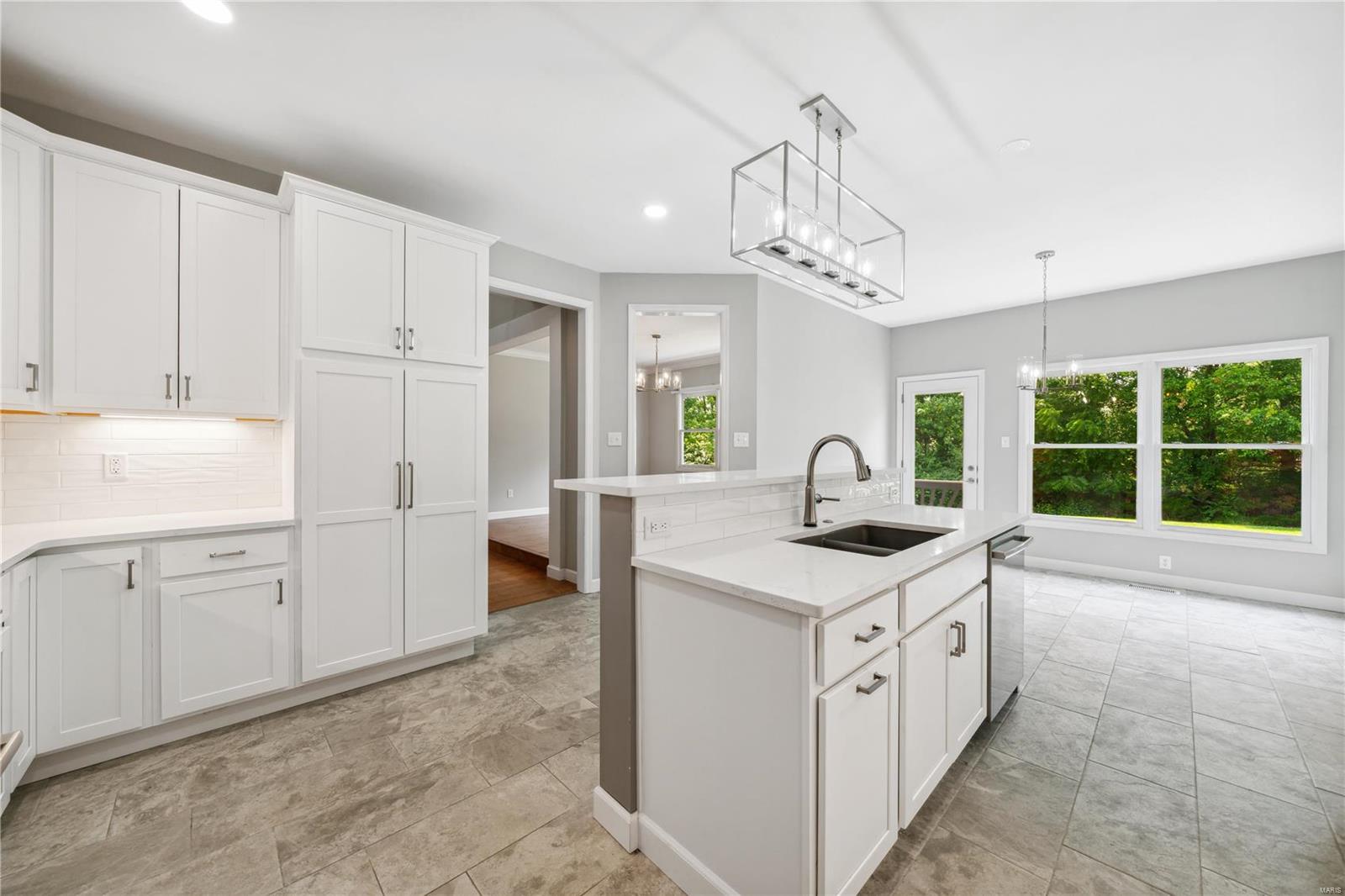 12310 Hibler Road Creve Coeur, MO 63141 - Photo 14 of 42