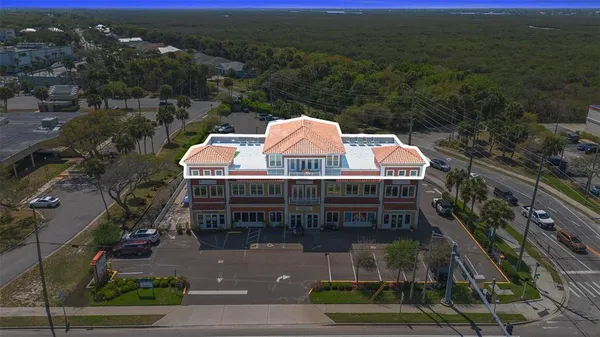 $5,000 | 701 East 3rd Avenue, Unit PH, New Smyrna Beach, FL 32169