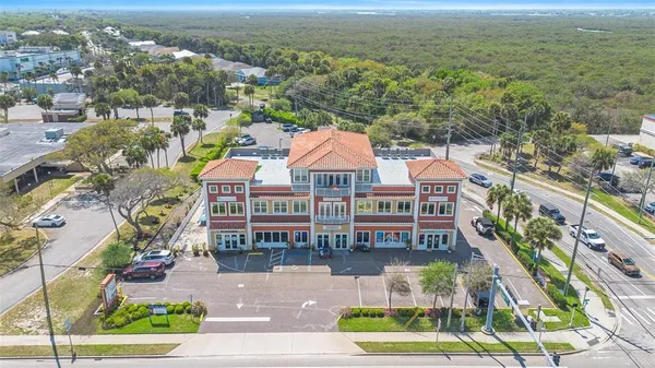 $5,000 | 701 East 3rd Avenue, Unit PH, New Smyrna Beach, FL 32169