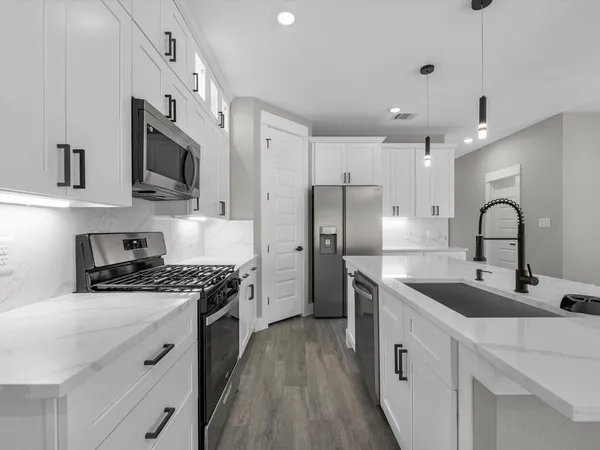 $2,300 | 1084 Junell Street, Unit A, Houston, TX 77088