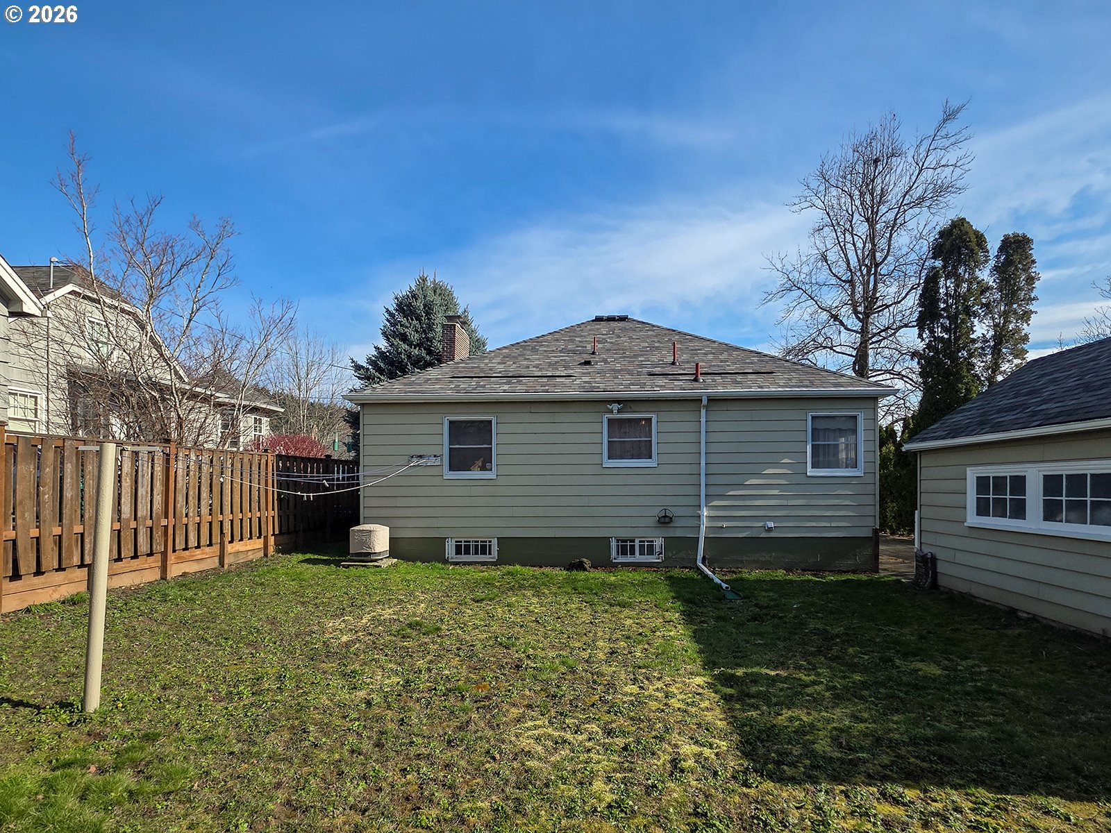 2359 Southeast 59th Avenue Portland, OR 97215 - Photo 3 of 38