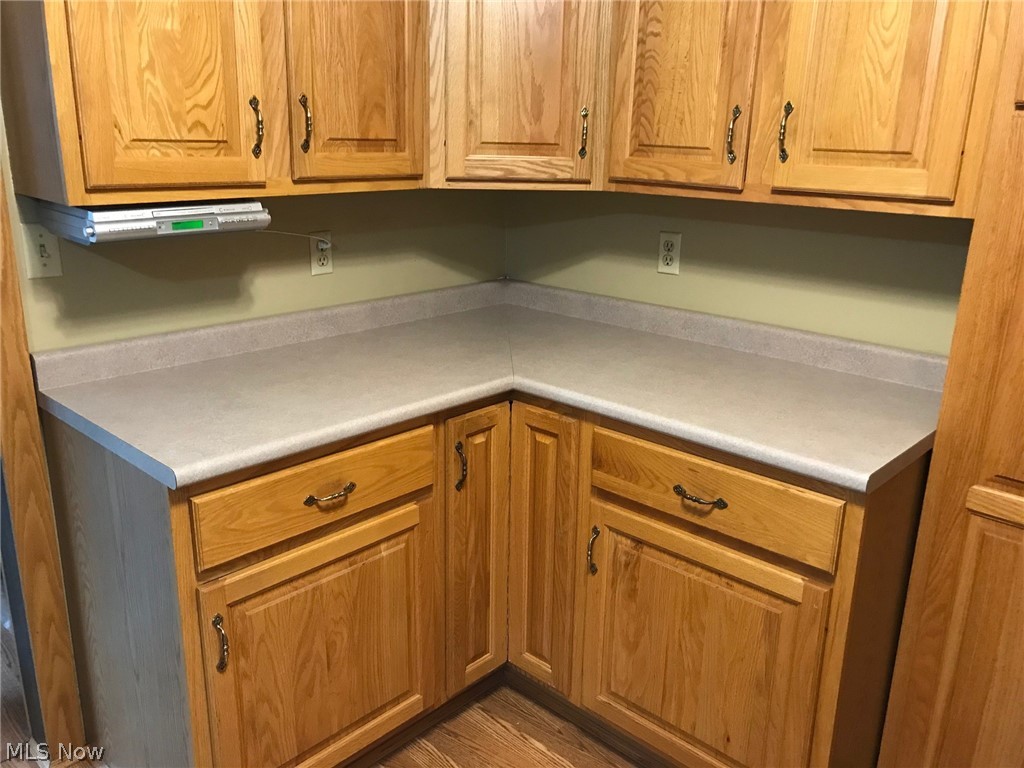 935 Perkins Jones Road Northeast Warren, OH 44483 - Photo 4 of 16 Gallery Image 4