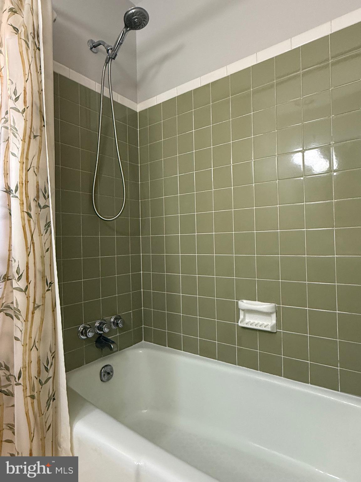 1423 Brechbill Road Chambersburg, PA 17202 - Photo 17 of 32 Bathroom