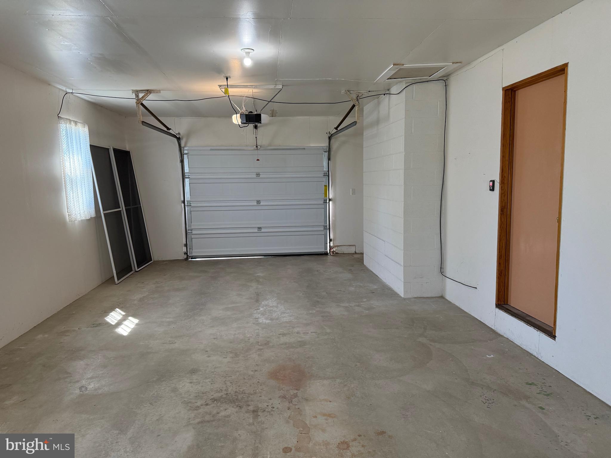 1423 Brechbill Road Chambersburg, PA 17202 - Photo 26 of 32 Garage