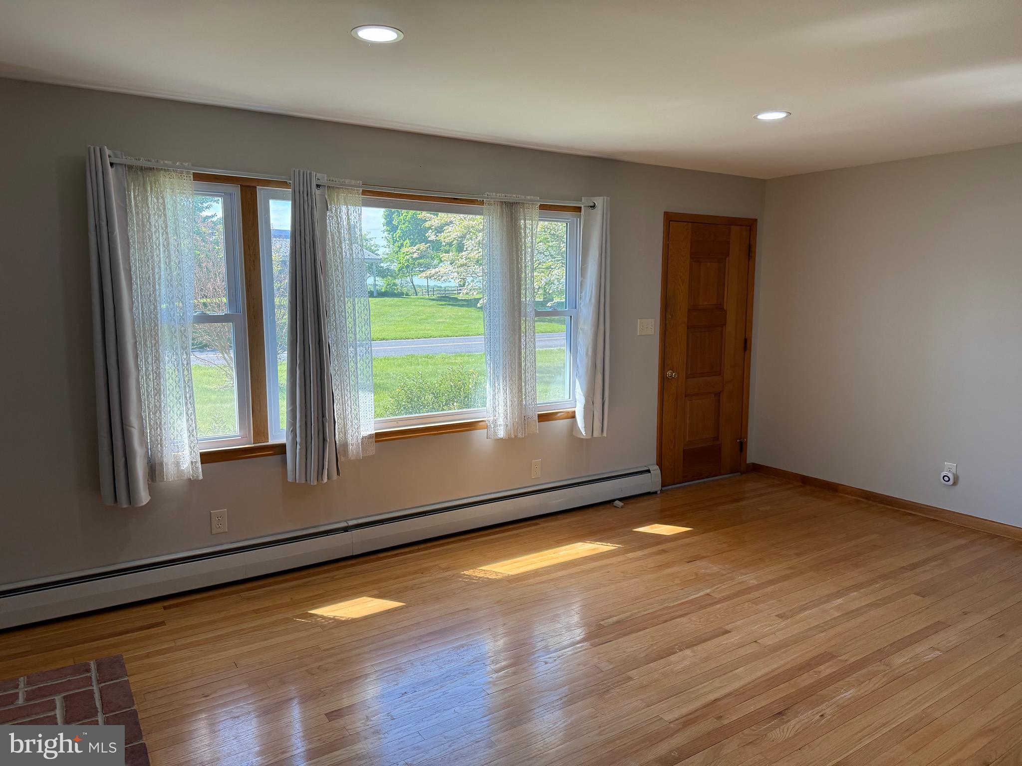 1423 Brechbill Road Chambersburg, PA 17202 - Photo 6 of 32 Family Room