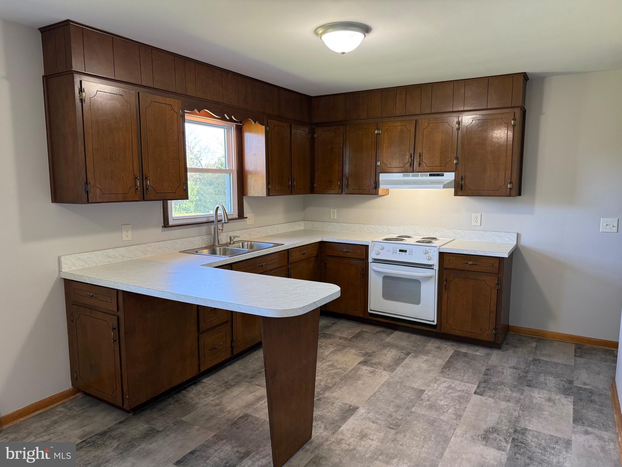 1423 Brechbill Road Chambersburg, PA 17202 - Photo 8 of 32 Kitchen
