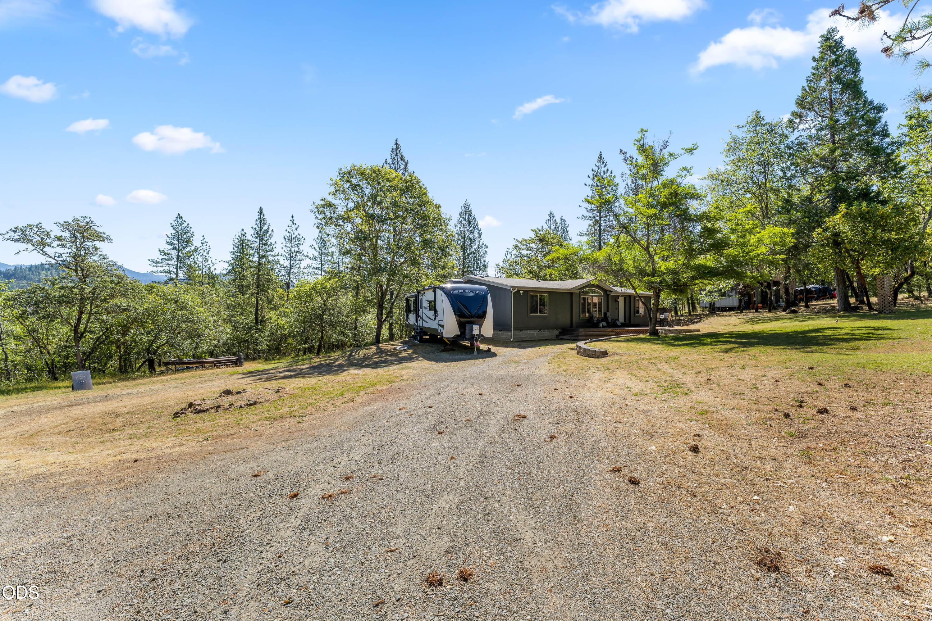 1460 Grays Creek Road Grants Pass, OR 97527 - Photo 5 of 34