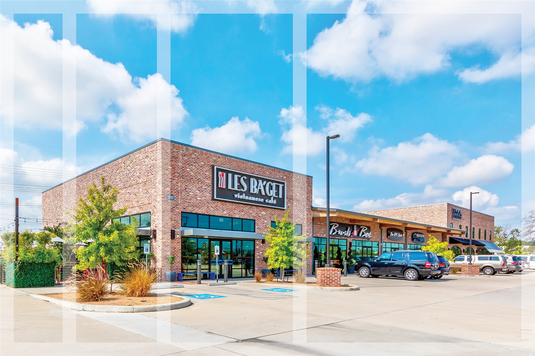 955 West 42nd Street Houston, TX 77018 - Photo 27 of 49 a front view of a building with street
