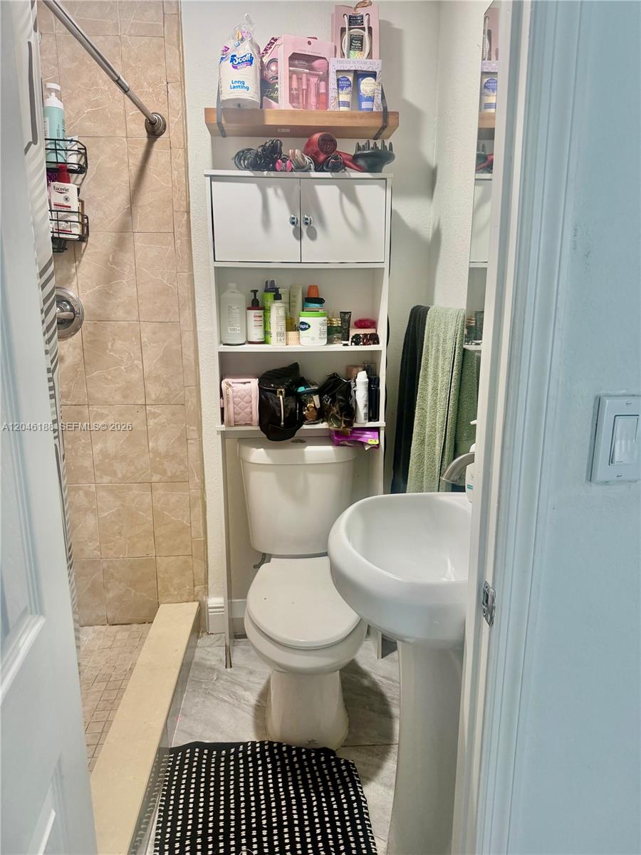 734 East 39th Street Hialeah, FL 33013 - Photo 31 of 55