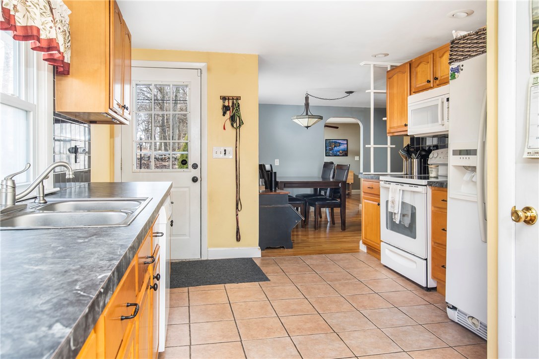 37 Westcott Road Scituate, RI 02857 - Photo 6 of 25