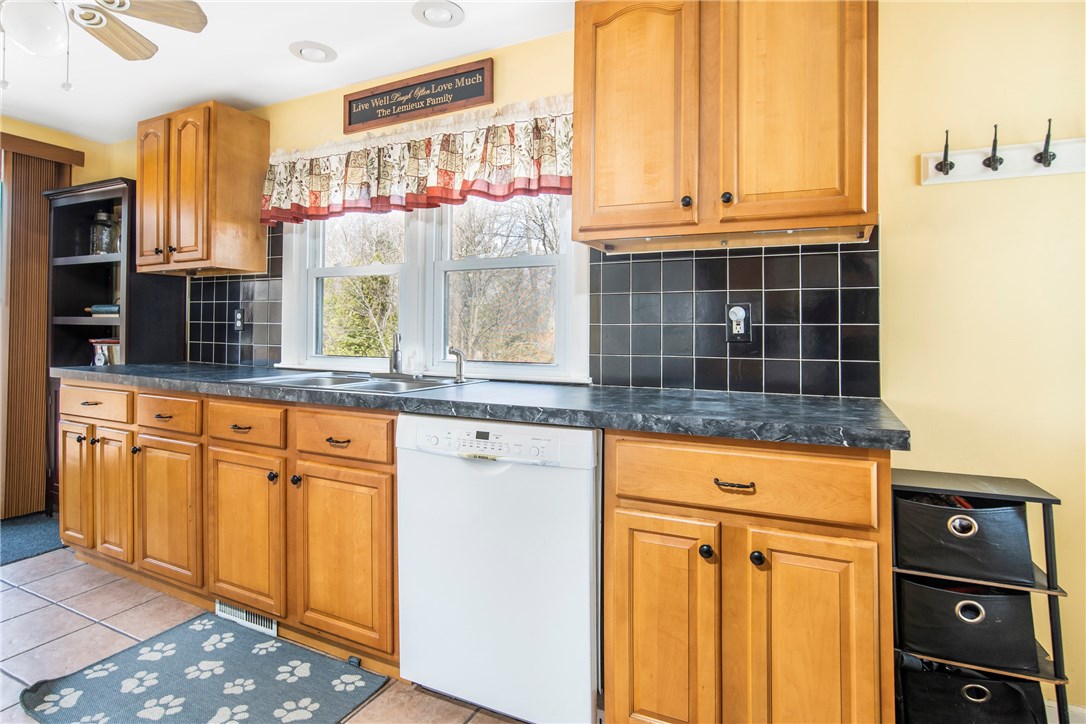 37 Westcott Road Scituate, RI 02857 - Photo 8 of 25