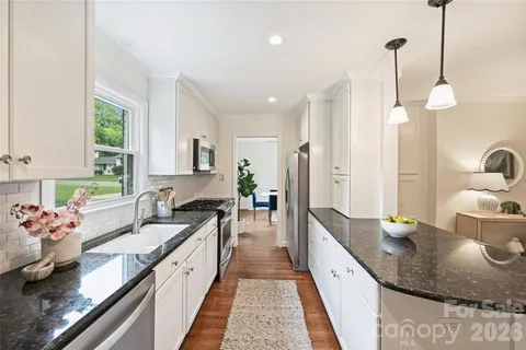 $625,000 | 300 Cooper Drive, Charlotte, NC 28210