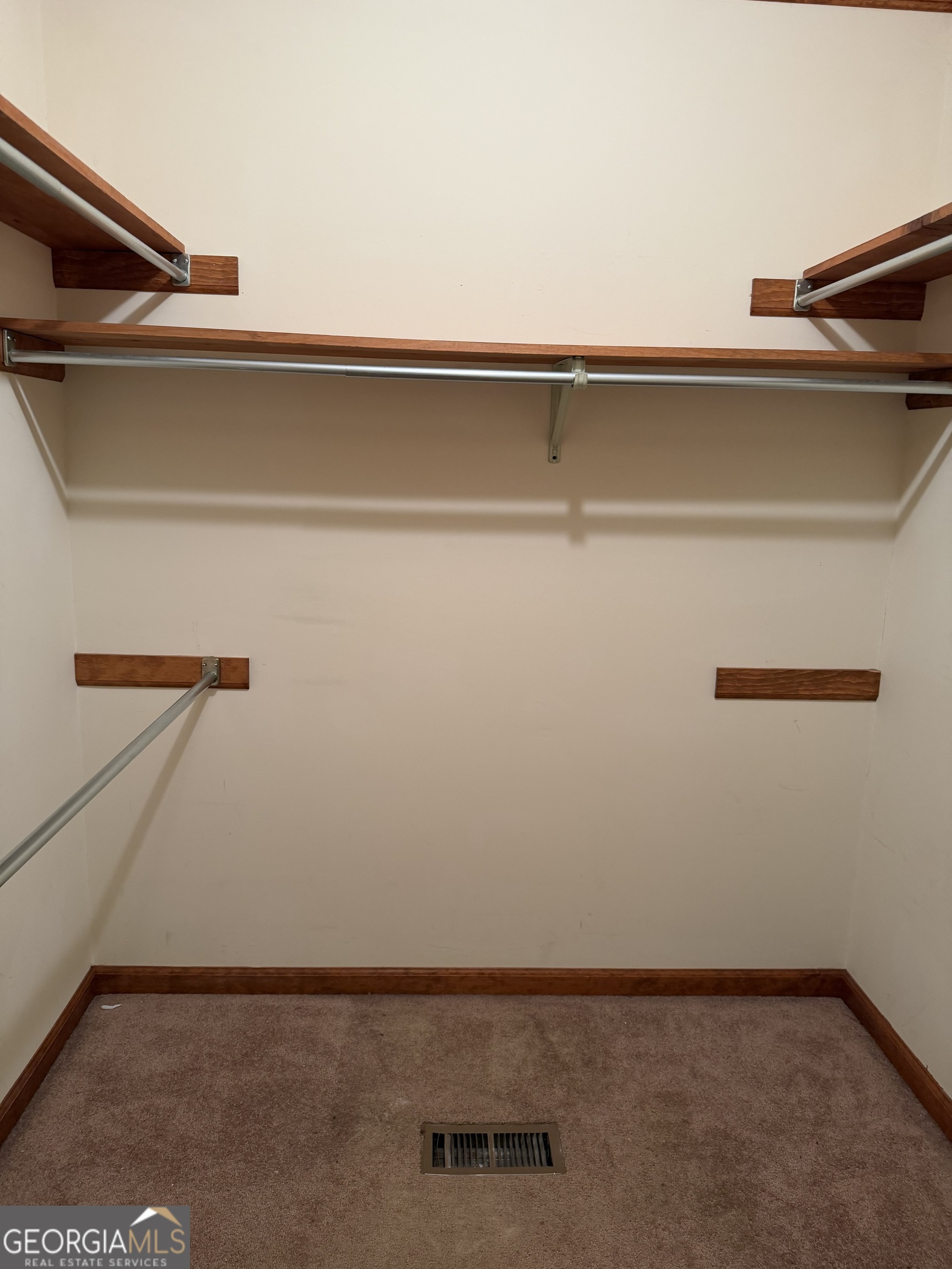 206 Ridge Circle Dublin, GA 31021 - Photo 19 of 40 a close up of a shower