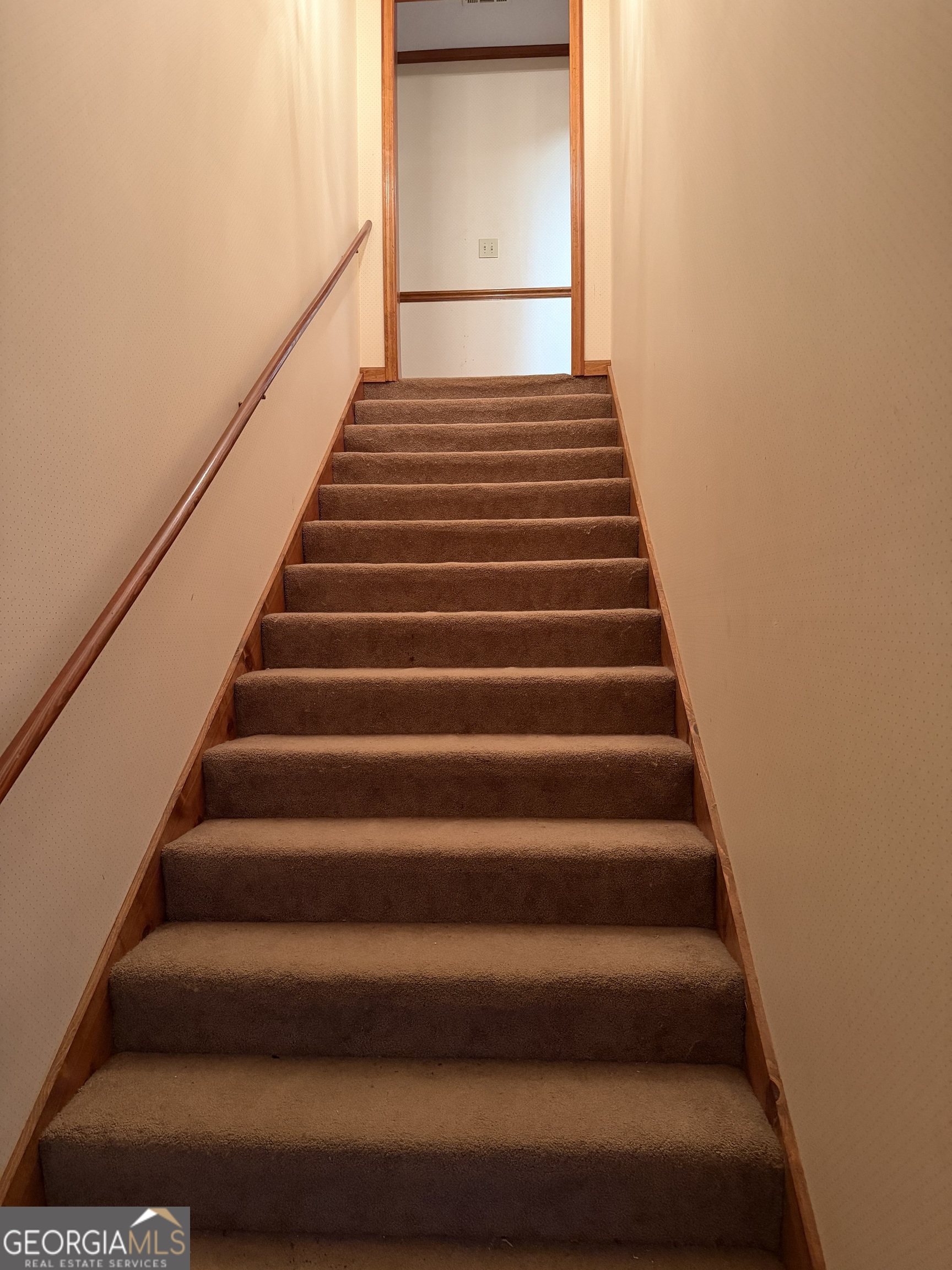 206 Ridge Circle Dublin, GA 31021 - Photo 22 of 40 a view of entryway