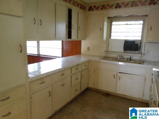 1104 Pike Road Birmingham, AL 35218 - Photo 5 of 9