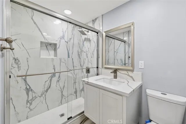 $1,289,000 | 445 East Hoover Avenue, Orange, CA 92867