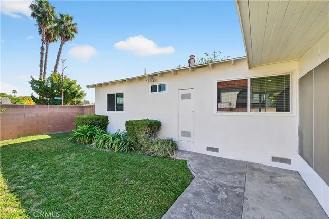 $1,289,000 | 445 East Hoover Avenue, Orange, CA 92867