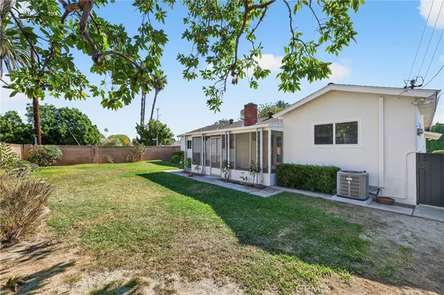 $1,289,000 | 445 East Hoover Avenue, Orange, CA 92867